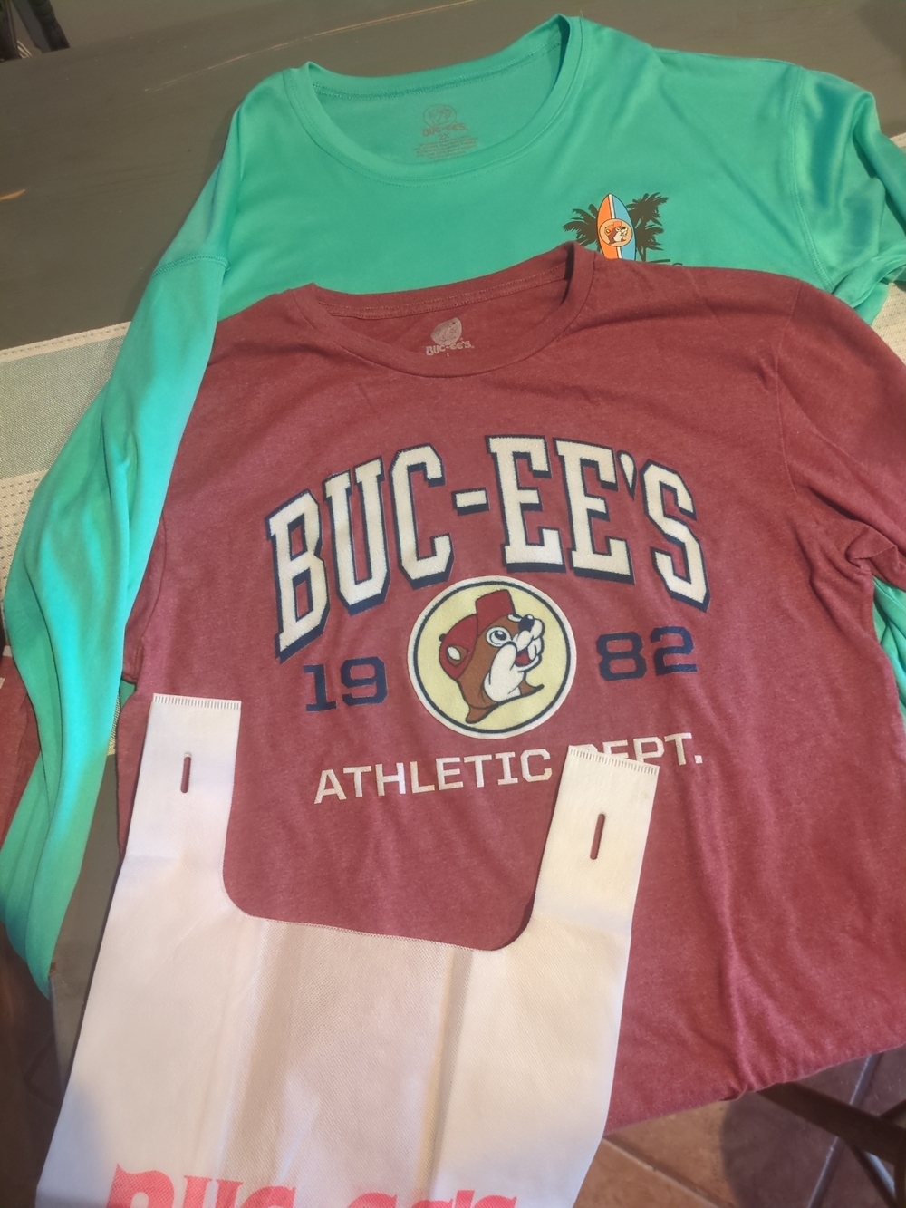 Adult Long Sleeve Tees -Buc-ees 1 Large 1 2XL Athletic Graphic. + Small Tote Bag